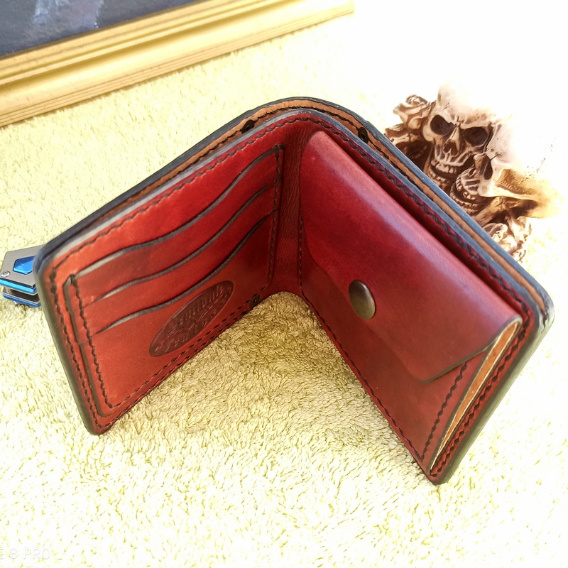 Кошелек Бифолд Red Moon-5-Demiduk Leather-Мастерская кожаных изделий