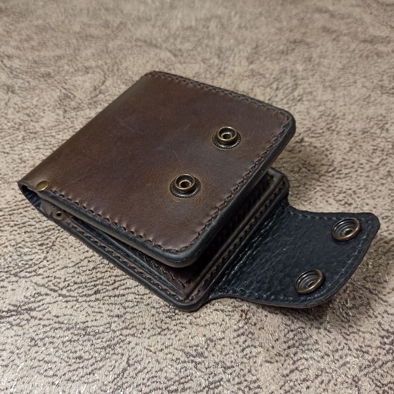 Кошелек Two Buttons-4-Классический кошелек типа Bifold-заказать в Харькове Украине